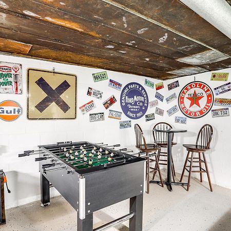 Updated Marshall Home With Fire Pit And Game Room! 外观 照片