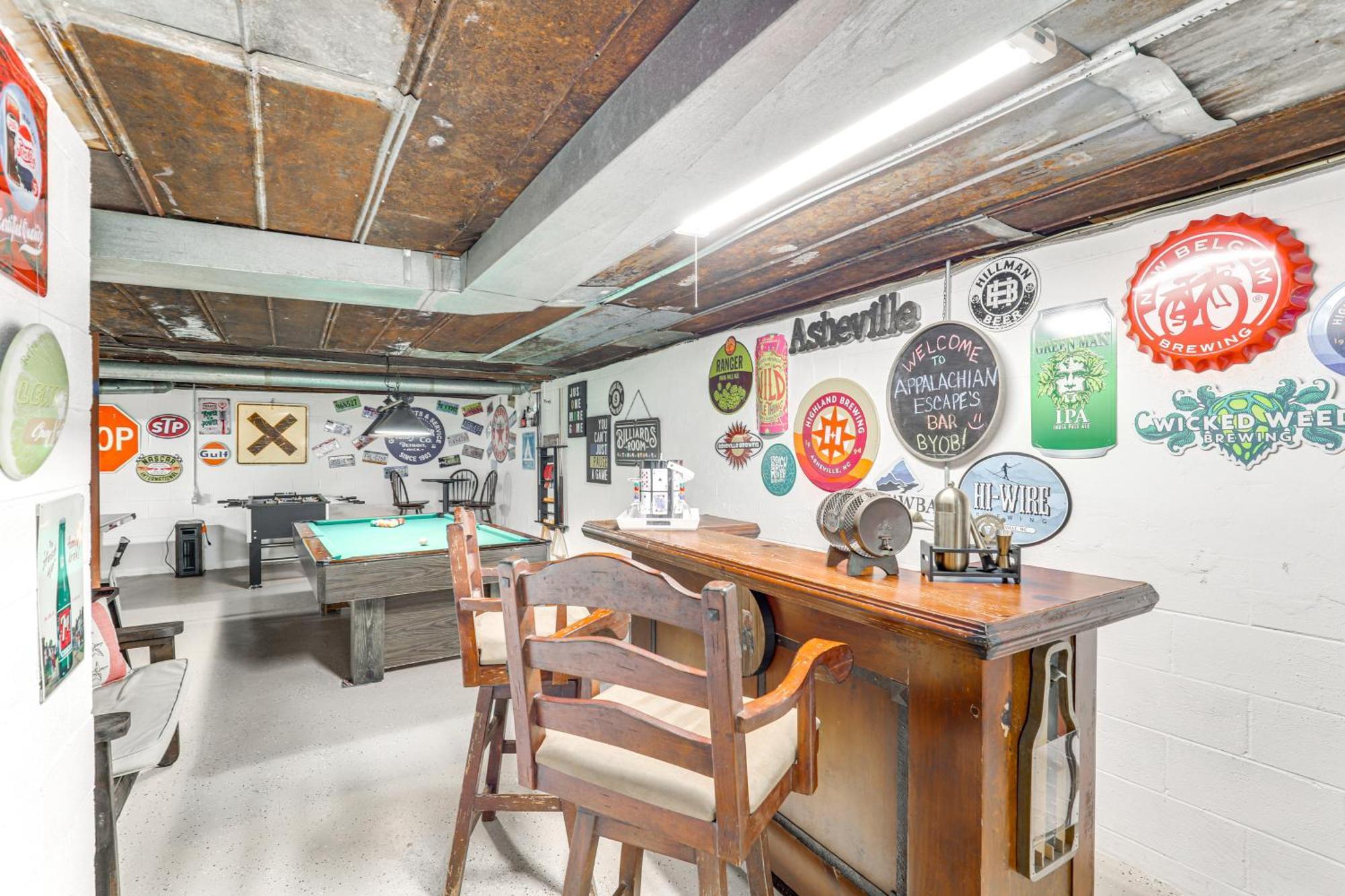 Updated Marshall Home With Fire Pit And Game Room! 外观 照片