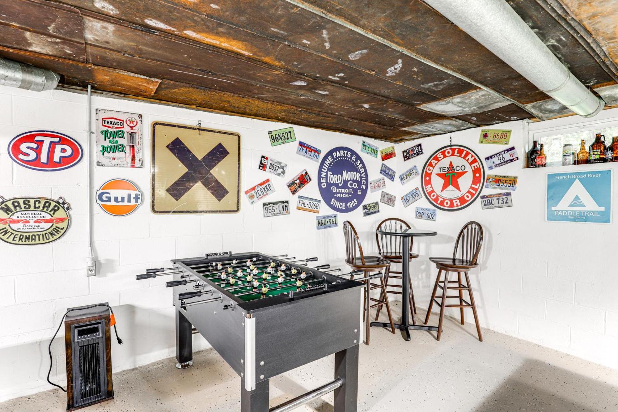Updated Marshall Home With Fire Pit And Game Room! 外观 照片