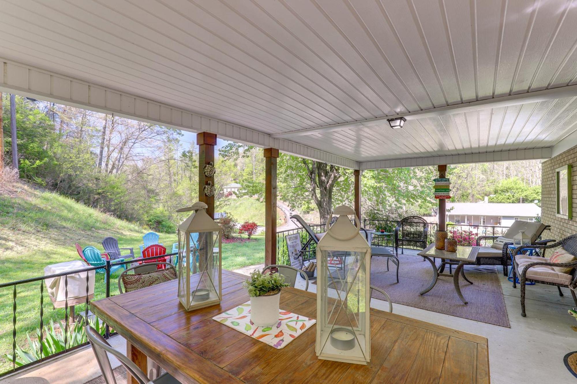 Updated Marshall Home With Fire Pit And Game Room! 外观 照片